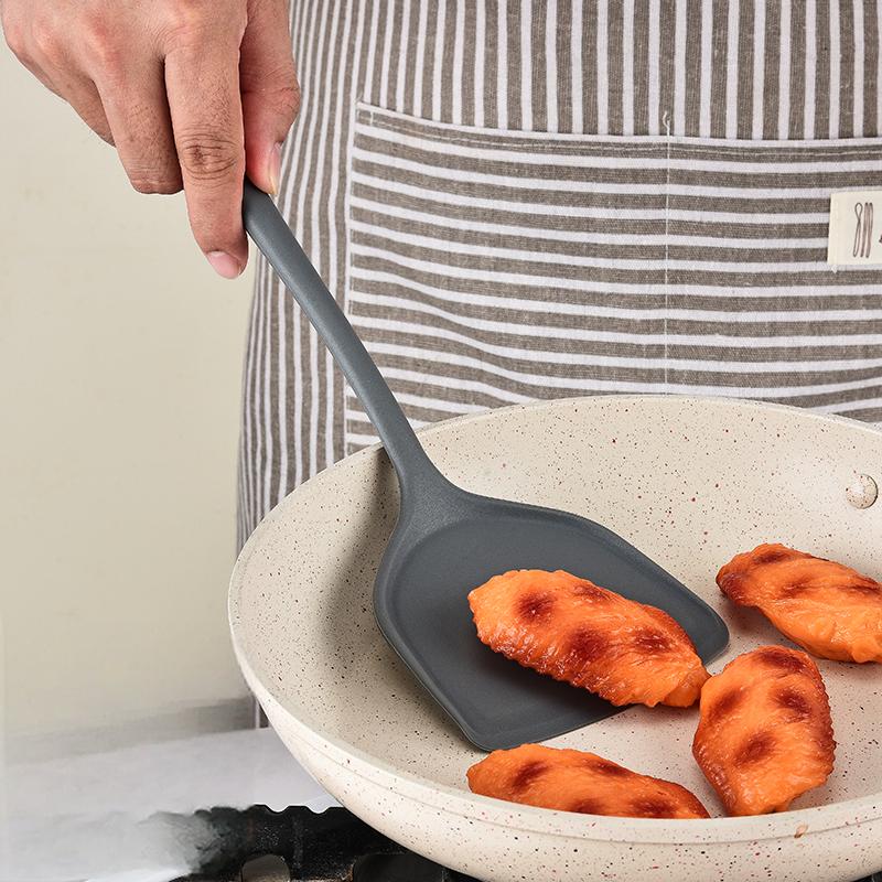 Okonomiyaki Spatula - オールインワンシリコンスパチュラ キッチン用品 耐熱性 ノンスティックフライパンスパチュラ 家庭用シリコン中華スパチュラ